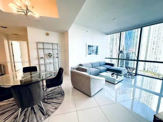 Продажа квартиры #2303 - фото 6746382