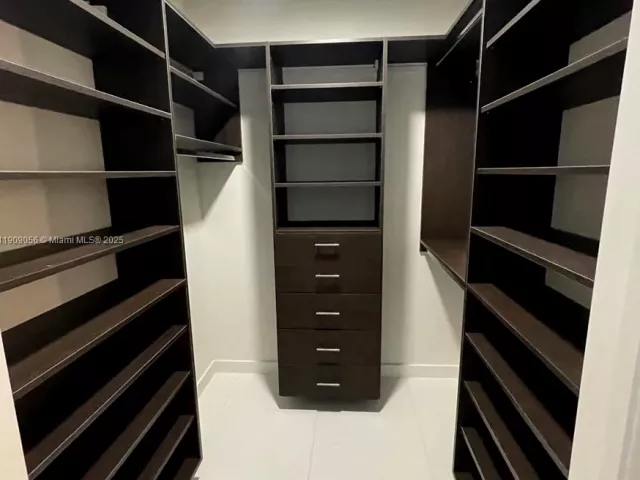 Продажа квартиры #2303 - фото 6746370