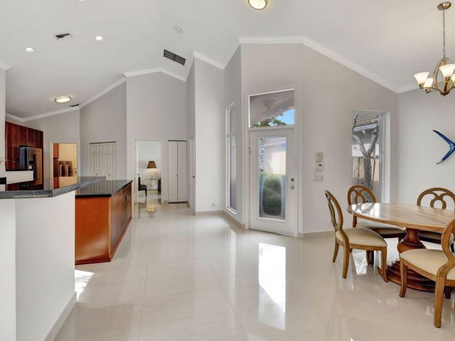 Дом в аренду по адресу 2469 NW 66th Drive - фото 6748517