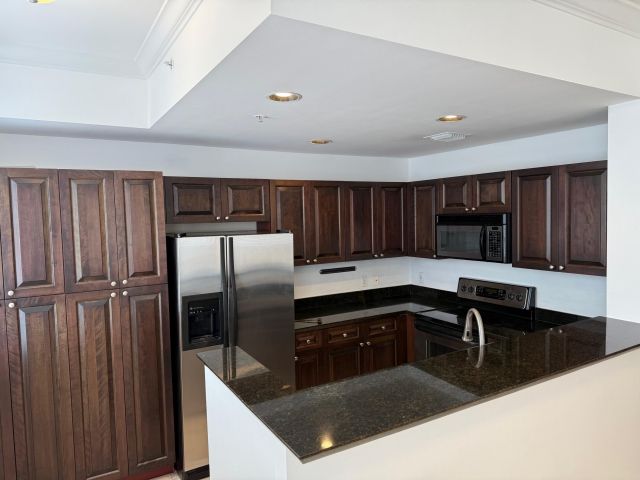 Дом в аренду по адресу 606 Fern Street - фото 6747914