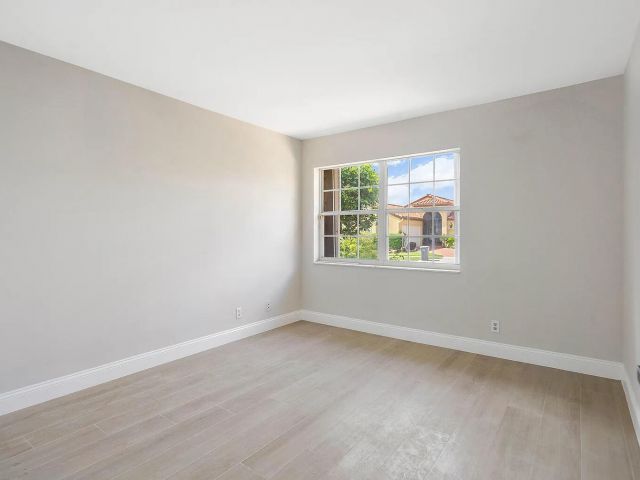 Дом в аренду по адресу 8031 Nadmar Avenue - фото 6754720