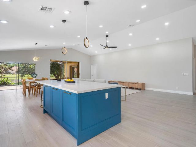 Дом в аренду по адресу 8031 Nadmar Avenue - фото 6754732