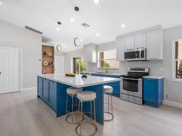 Дом в аренду по адресу 8031 Nadmar Avenue - фото 6754733