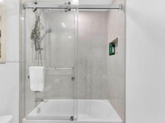 Продажа квартиры #2-1004 - фото 6752337