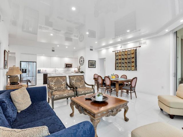 Продажа квартиры #2-1004 - фото 6752343