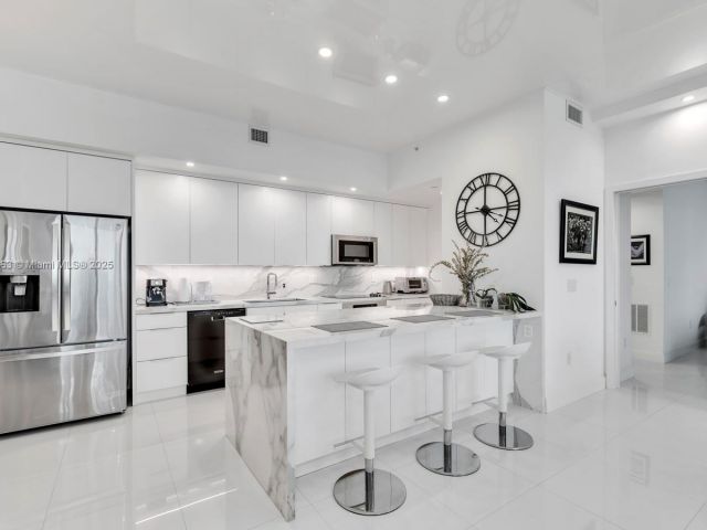 Продажа квартиры #2-1004 - фото 6752345