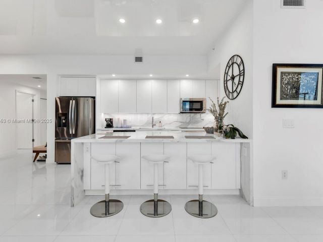 Продажа квартиры #2-1004 - фото 6752346