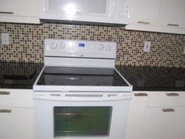 Дом в аренду по адресу 4546 NW 7th Place - фото 6842731