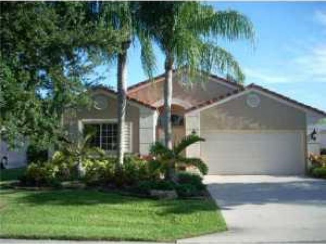 Дом в аренду по адресу 4546 NW 7th Place - фото 6842737