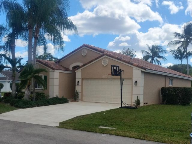 Дом в аренду по адресу 4546 NW 7th Place - фото 6842738