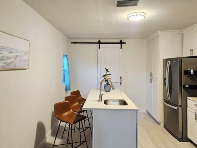 Дом в аренду по адресу 719 Briggs Street - фото 6760819