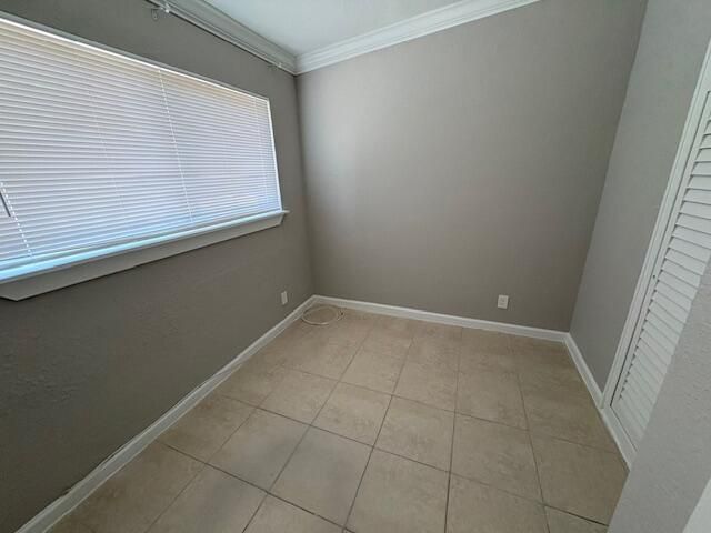 Дом в аренду по адресу 5580 Honeysuckle Drive - фото 6760811