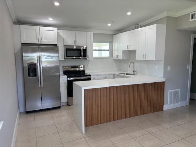 Дом в аренду по адресу 5580 Honeysuckle Drive - фото 6760817