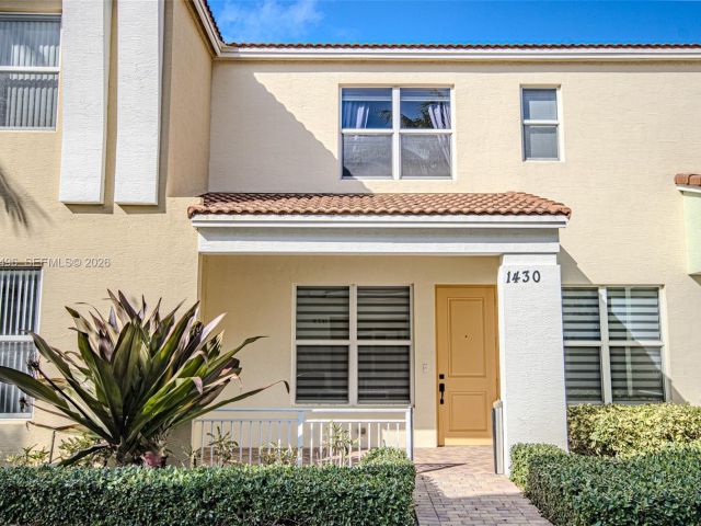 Дом в аренду по адресу 1430 NW 48th Dr - фото 7453347