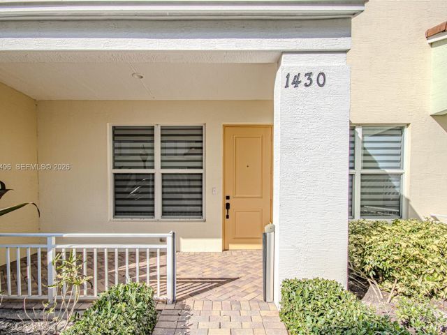 Дом в аренду по адресу 1430 NW 48th Dr - фото 7453348