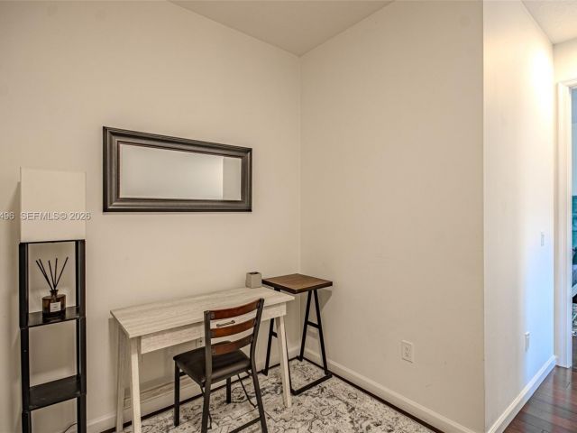 Дом в аренду по адресу 1430 NW 48th Dr - фото 7453360