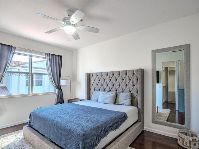 Дом в аренду по адресу 1430 NW 48th Dr - фото 7453361