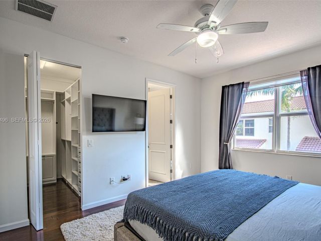 Дом в аренду по адресу 1430 NW 48th Dr - фото 7453362