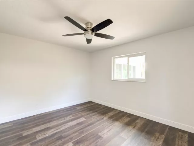 Продажа дома по адресу 1623 NE 20th Street - фото 8908152
