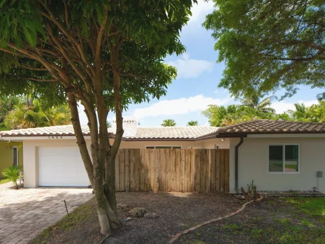 Продажа дома по адресу 1623 NE 20th Street - фото 8908137