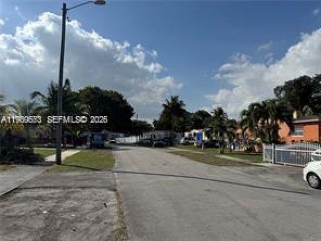 Продажа дома по адресу 1077 NE 157th Ter - фото 7012373