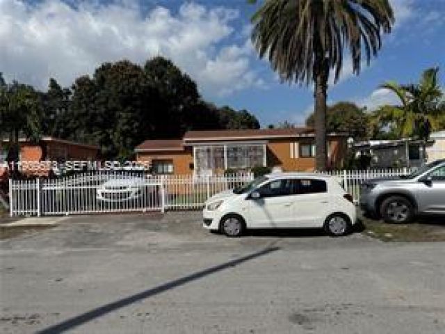 Продажа дома по адресу 1077 NE 157th Ter - фото 7012376