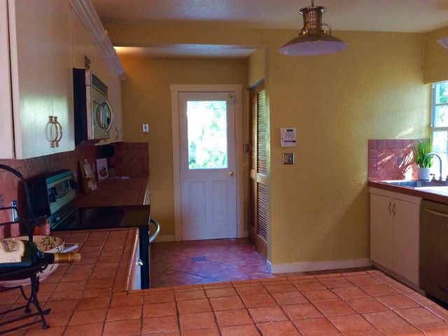 Дом в аренду по адресу 382 Ellamar Road - фото 6760756