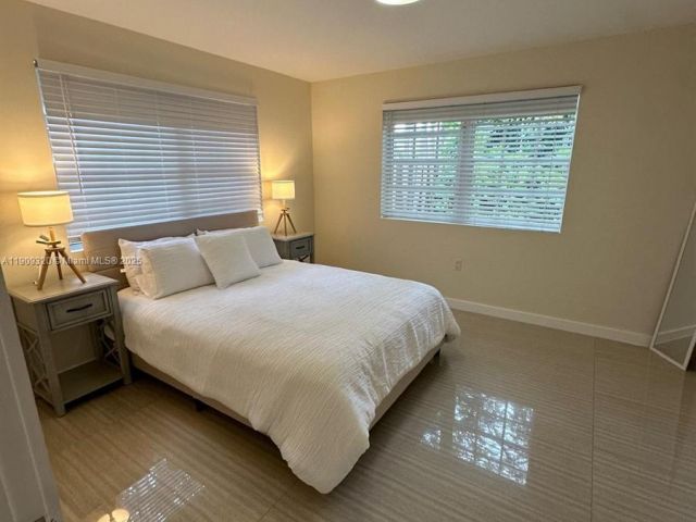 Дом в аренду по адресу 9464 Abbott Ave - фото 6767191