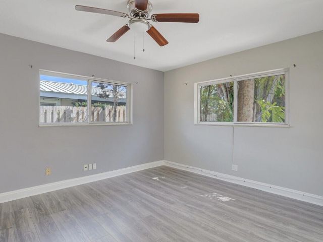 Дом в аренду по адресу 254 NW 6th Avenue - фото 6754316