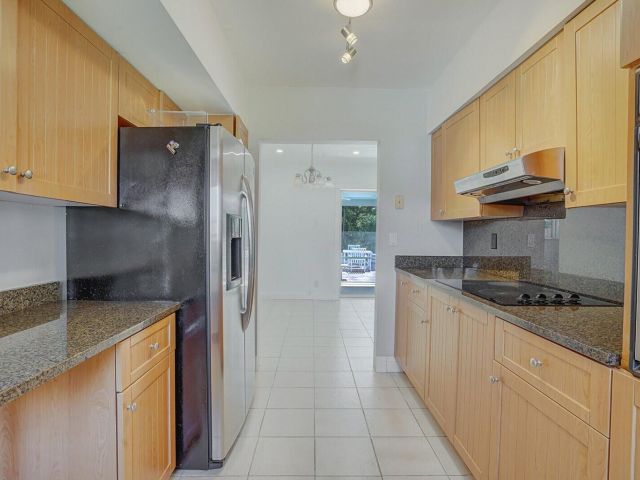 Дом в аренду по адресу 254 NW 6th Avenue - фото 6754321