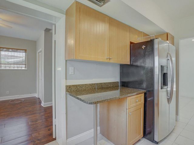 Дом в аренду по адресу 254 NW 6th Avenue - фото 6754322