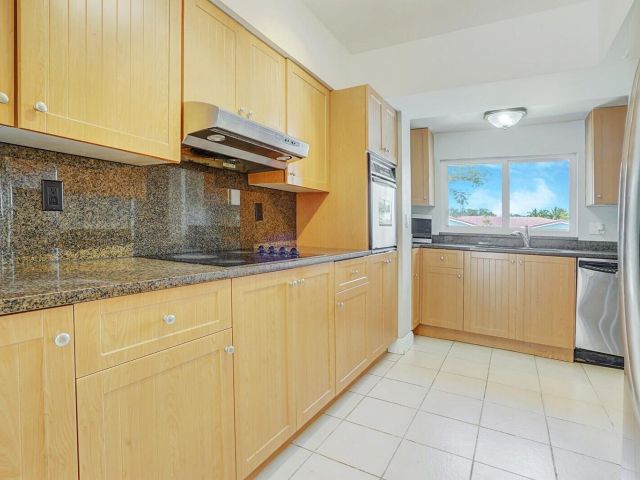 Дом в аренду по адресу 254 NW 6th Avenue - фото 6754324