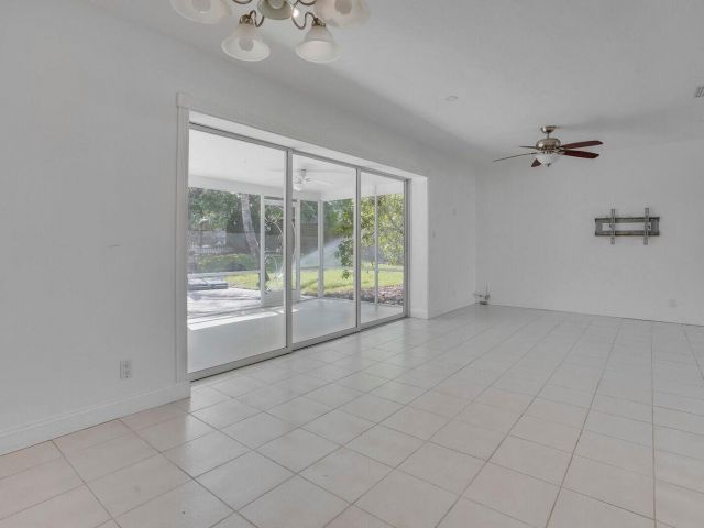 Дом в аренду по адресу 254 NW 6th Avenue - фото 6754328