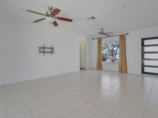 Дом в аренду по адресу 254 NW 6th Avenue - фото 6754330