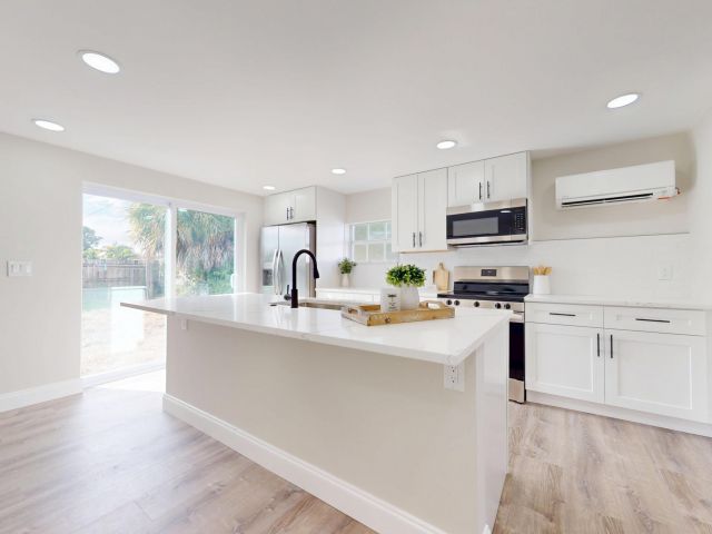 Продажа дома по адресу 1448 8th Street - фото 6775149