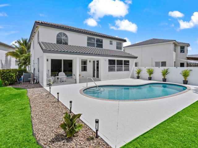 Продажа дома по адресу 11157 Harbour Springs Circle - фото 6759962