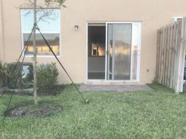 Дом в аренду по адресу 4324 Maybelle Lane - фото 6760676