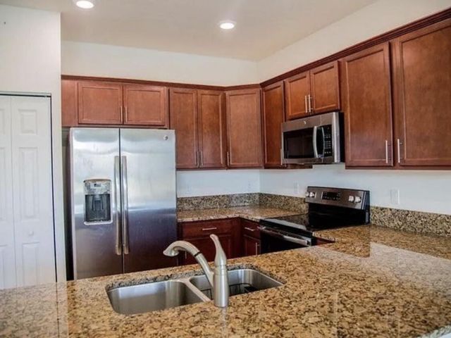 Дом в аренду по адресу 4324 Maybelle Lane - фото 6760694