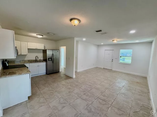 Продажа дома по адресу 730 Arizona Avenue - фото 8917085