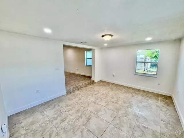 Продажа дома по адресу 730 Arizona Avenue - фото 8917087