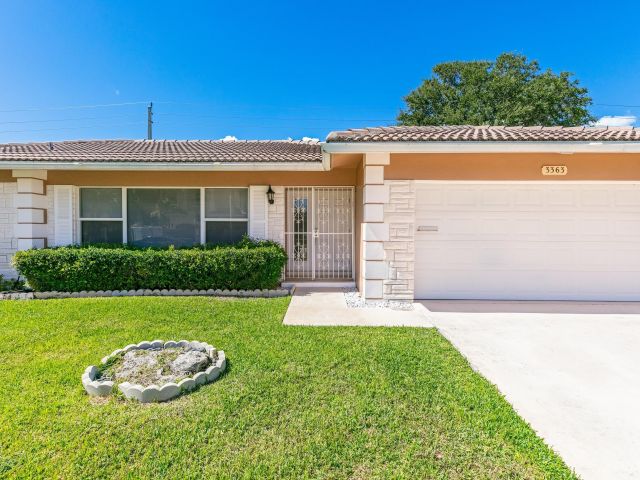 Продажа дома по адресу 3363 NE 6th Drive - фото 6754712