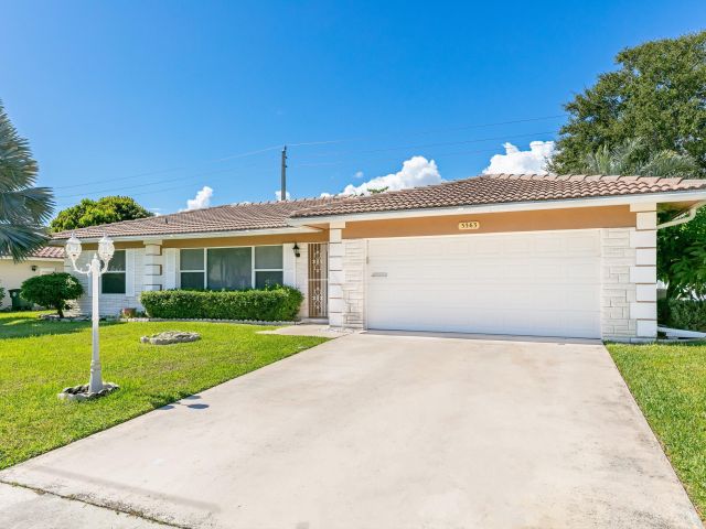 Продажа дома по адресу 3363 NE 6th Drive - фото 6754713