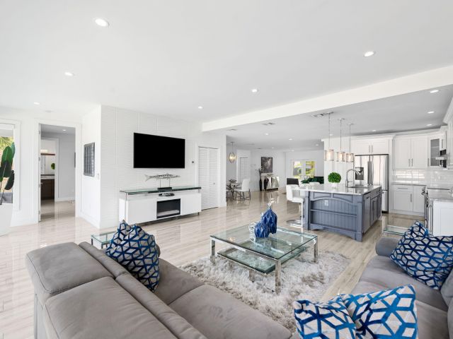 Продажа дома по адресу 2331 SE 14th Street - фото 6754958