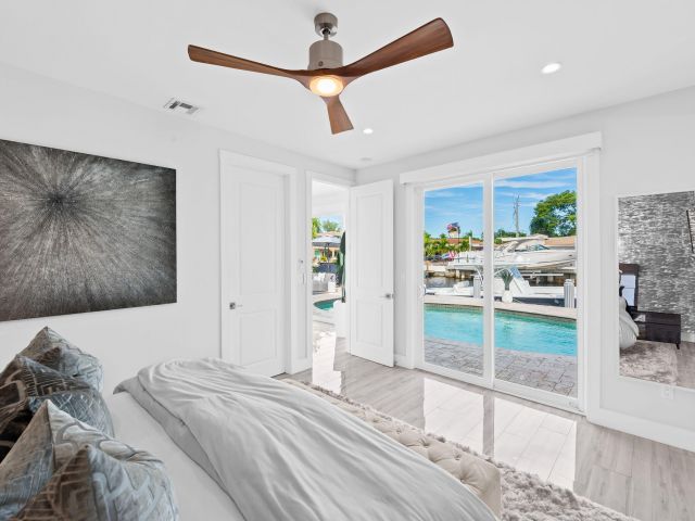 Продажа дома по адресу 2331 SE 14th Street - фото 6807789