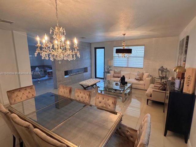 Дом в аренду по адресу 8850 NW 98th Ct 8850 - фото 7486466