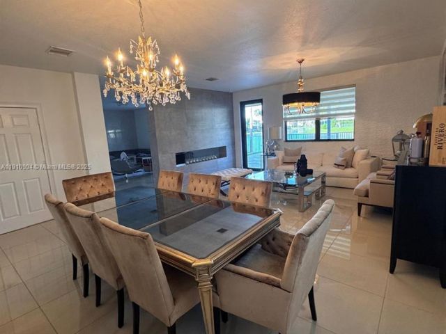 Дом в аренду по адресу 8850 NW 98th Ct 8850 - фото 7486467