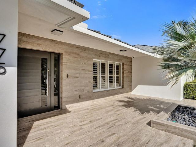 Продажа дома по адресу 775 NE 39th Street - фото 6766935