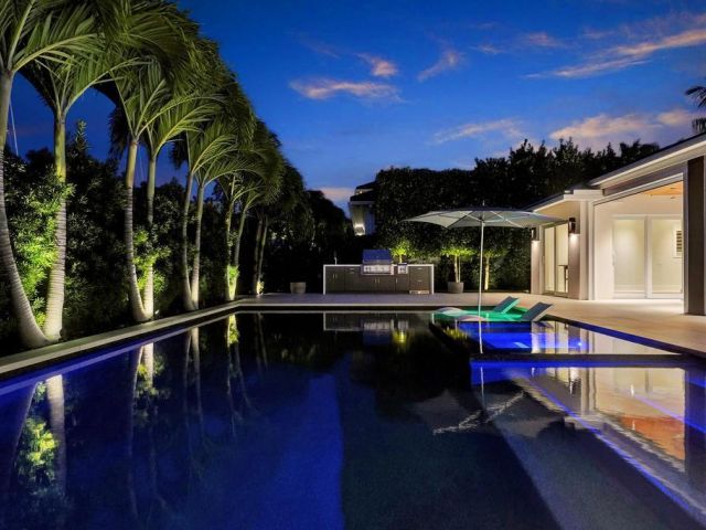 Продажа дома по адресу 775 NE 39th Street - фото 6766943