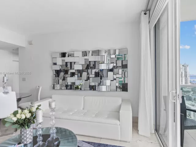 Продажа квартиры #4018 - фото 6757337