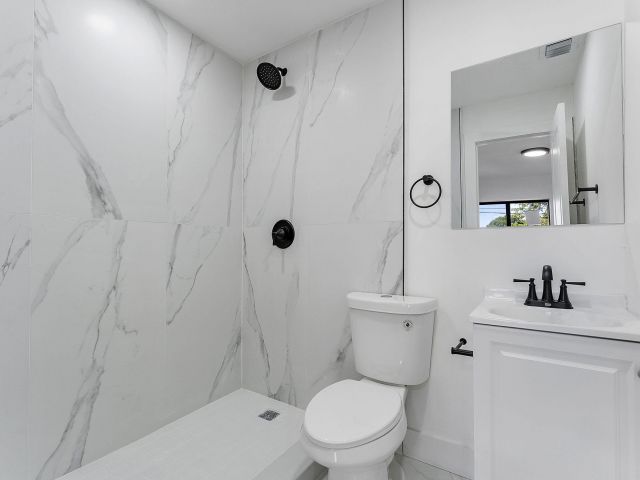 Дом в аренду по адресу 714 NW 1 Way - фото 6757286